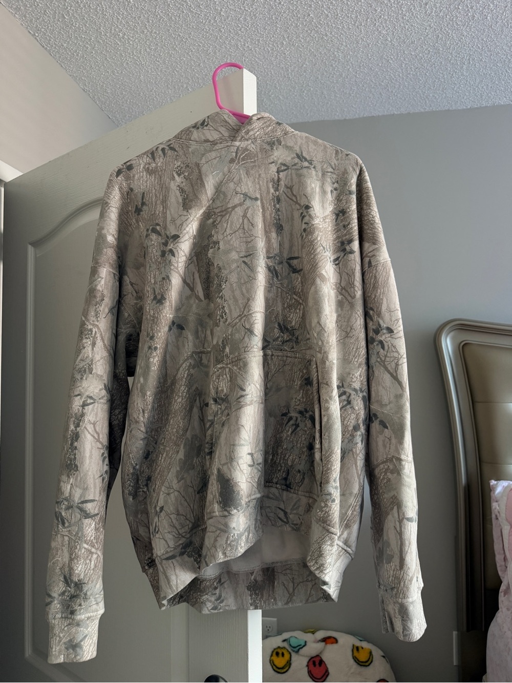 Abercrombie & Fitch Beige and Gray Crewneck Sweatshirt